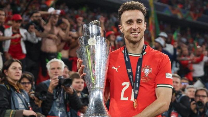 Világbajnokságot akarunk neki: Portugália Jota emlékét viszi